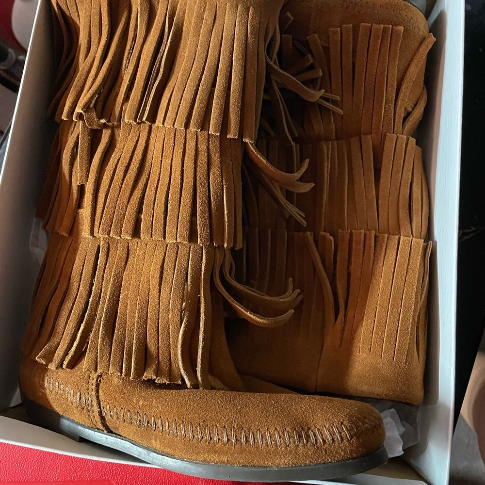 New 3 Layer Minnetonka Moccasin Boots